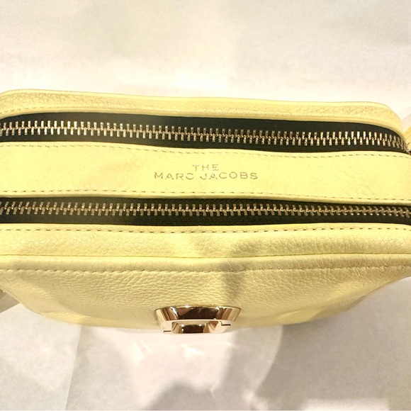 AUTHENTIC Marc Jacobs The Softshot Crossbody in Meringue Natural Grain Leather - Picture 4 of 11